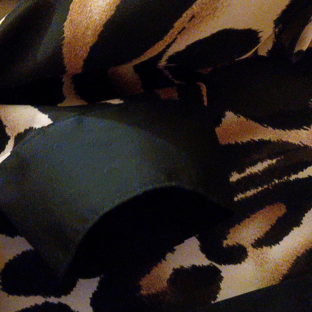 EUC Chico's Animal Print Blouse Chico 2 - Picture 3 of 6